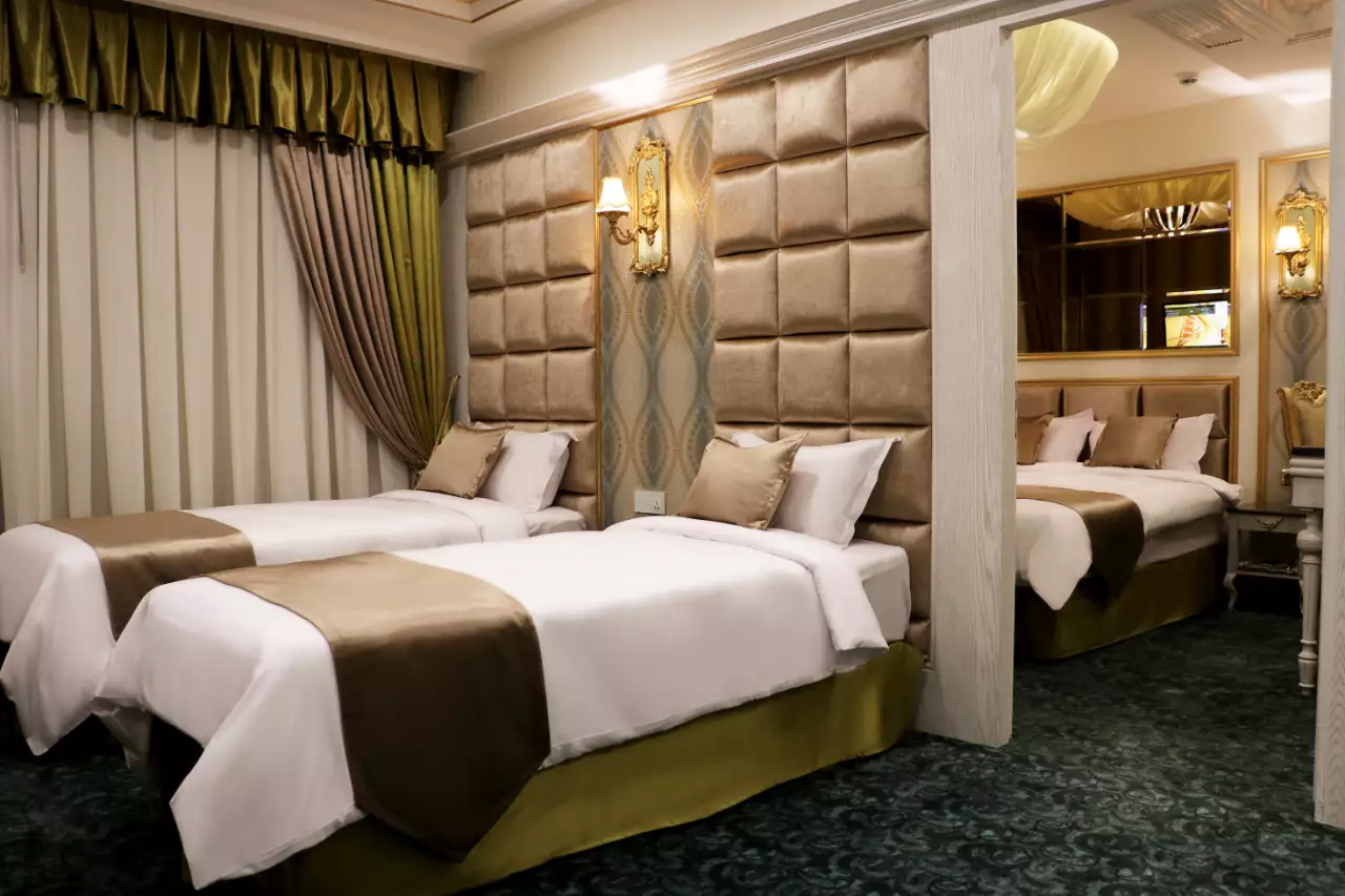 Alibaba https://cdn.alibaba.ir/ostorage/hotel-accommodation-images/68a5a0fda1e6f83605b7df41_سوئیت (چهارنفره) آترویم و سوئیت (چهارنفره) رز.webp